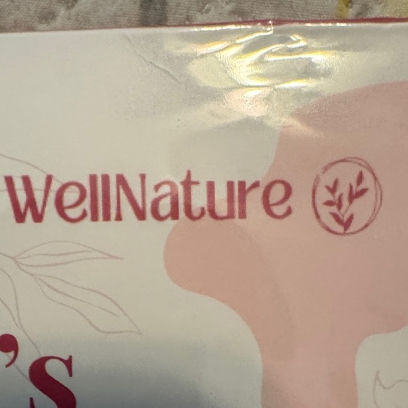 Wellnature Glass Skin Masks 4 masks per pack - Picture 2 of 9